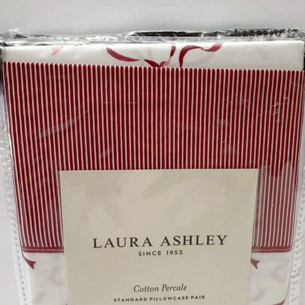Laura Ashley Red Trailing Bows Stripe Set of 2 Cotton Standard Pillowcases NEW